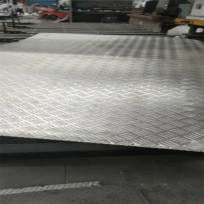 Płyty ze stali nierdzewnej 304 o grubości 3 mm Tłoczone arkusze ASTM Cutomized Patterns