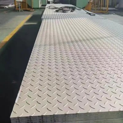 ASTM 316 Wyklejone arkusze ze stali nierdzewnej przeciwpoślizgowe 1400 * 6000mm Rozmiar 0,65mm 0,75mm Grubość 2B Budynek toalety