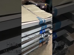 Zamówione układanie płyt ze stali nierdzewnej